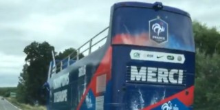 le-bus-a-imperiale-des-bleus-ne-servira-jamais_3940532_1000x500